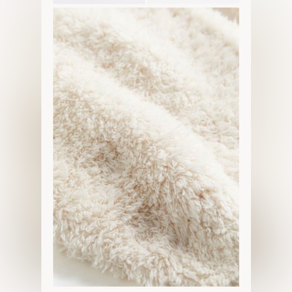 NWT H&M Fluffy Joggers, Cream, Size XS - Picture 3 of 5